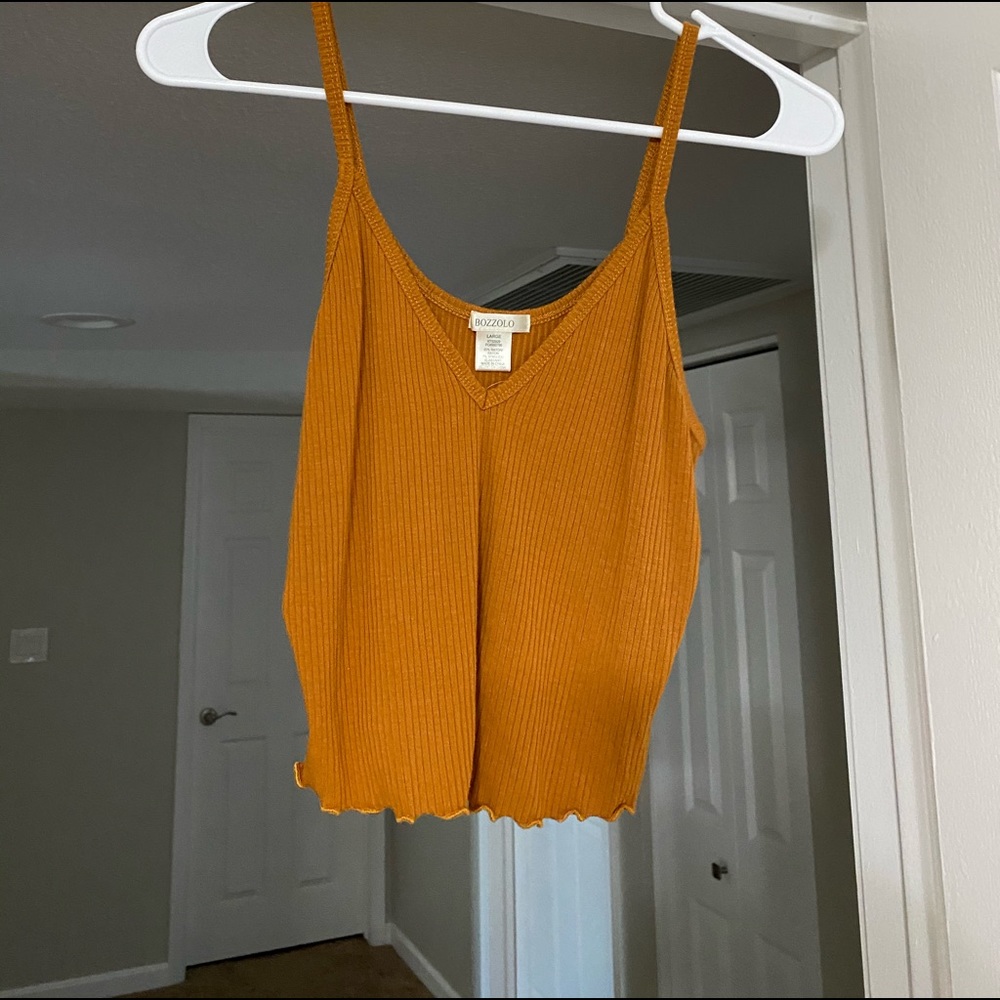 Juniors rust crop top